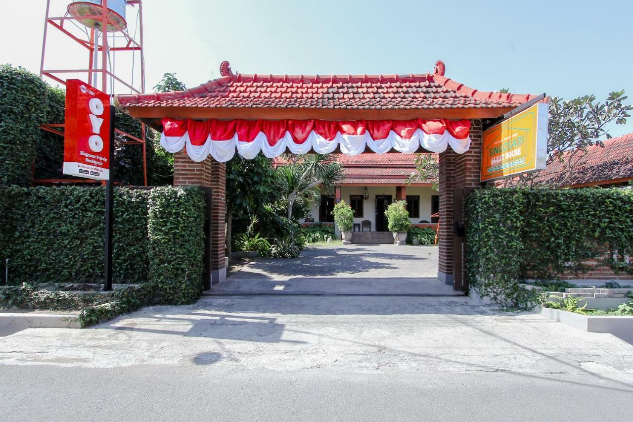 Oyo 1361 Singosari Family Residence Banyuwangi  Zewnętrze zdjęcie